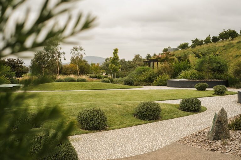 How to Choose the Best Hardscaping Elements for Your Home